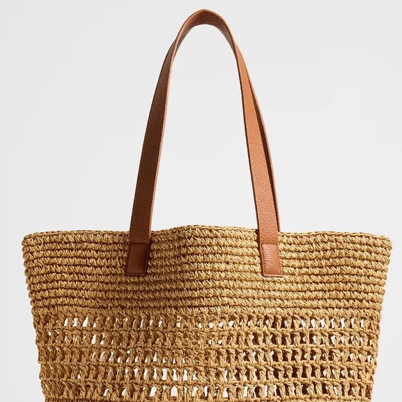 NWT BANANA REPUBLIC STRAW STREET FAIR TOTE - Picture 2 of 3